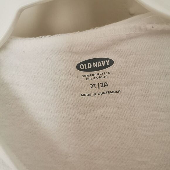 3/$15 Old navy t-shirt size 2 - Picture 3 of 4